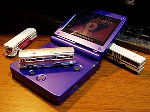 GBASP上に乗った東急バス、背後にまわる名古屋市営バス、そして関東バス。こいつら全部前乗り後降り。