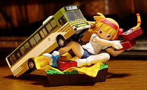 ぶるまぁょぅι゛ょに飛びかかる広電バス。